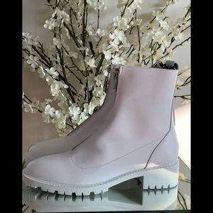 Zara White Leather Front Zip Boot😍 - worn but good condition